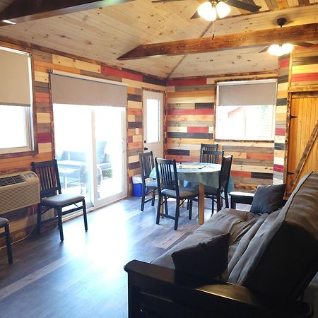 Stoneburg Cove Cottages Carrying Place Room photo